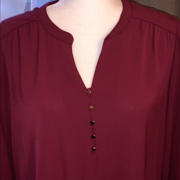 🍒 NWOT! Roz & Ali Burgundy Blouse - Picture 3 of 8